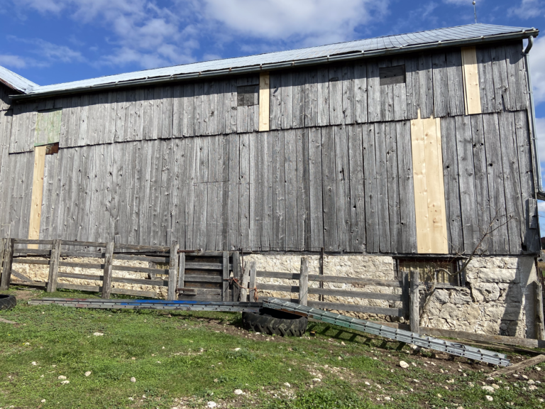 Barn Board Repair Contractor