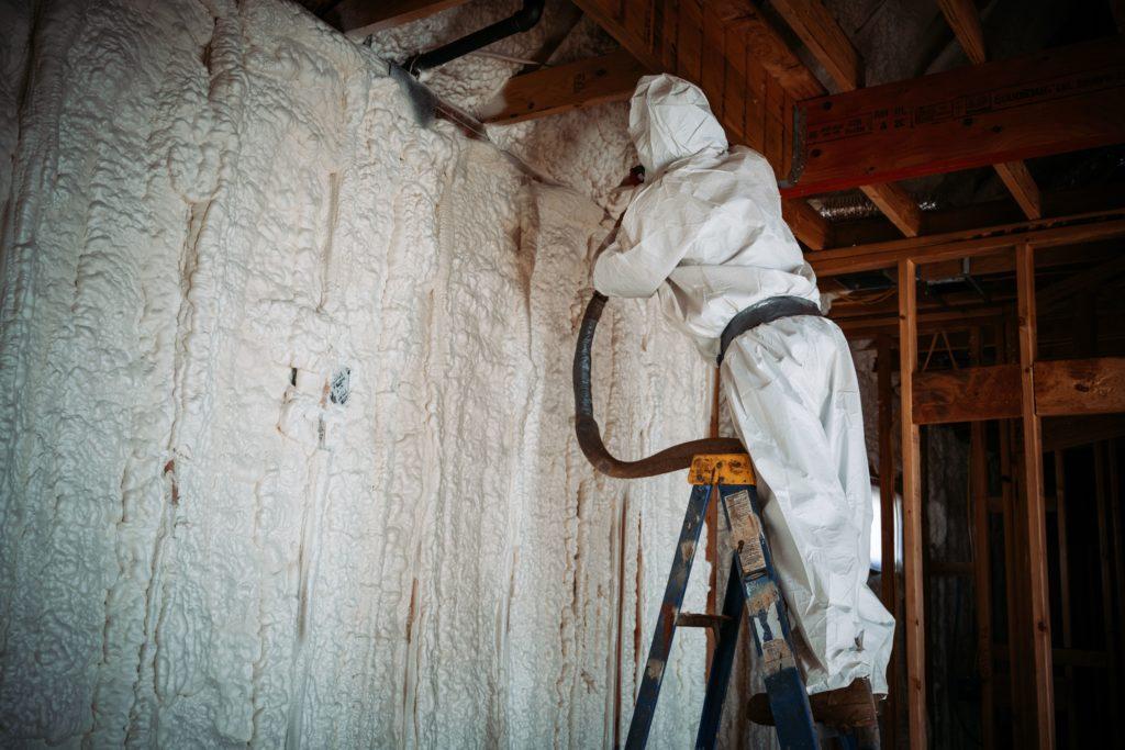 spray foam insulation on the walls